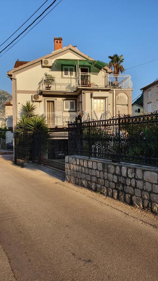 Villa Viva House à Kotor Extérieur photo