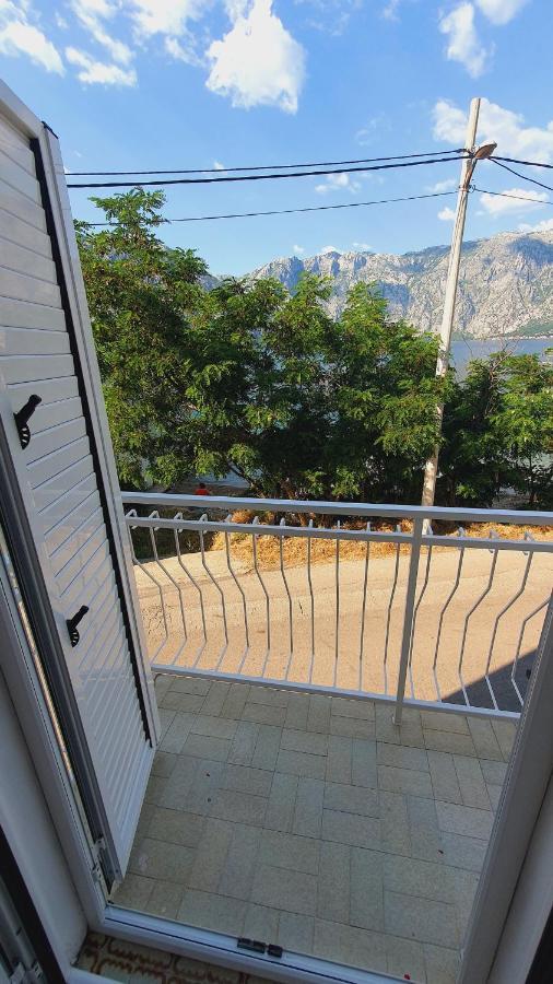 Villa Viva House à Kotor Extérieur photo